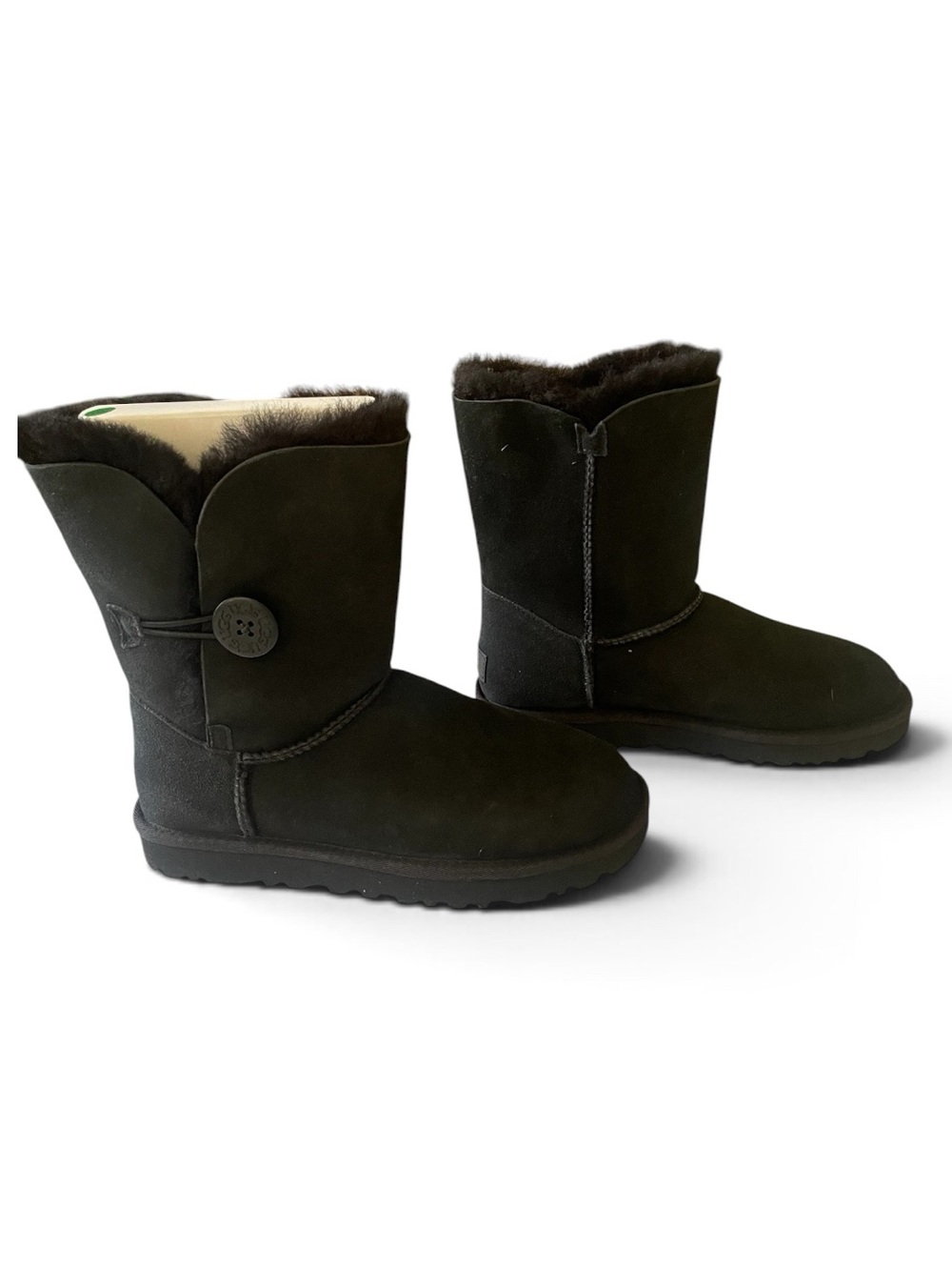 UGG Bailey Button II Black Sheepskin Boots Women’s Size 7 NEW